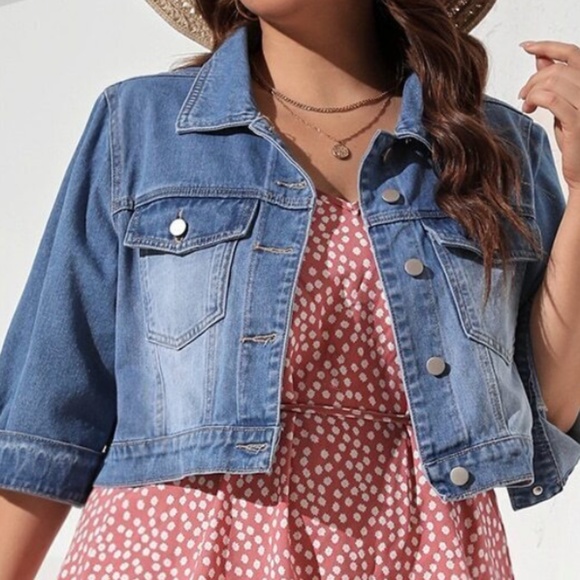 Plus Light Wash Button 3/4 Sleeve denim Cropped Jean Jacket - Picture 4 of 13